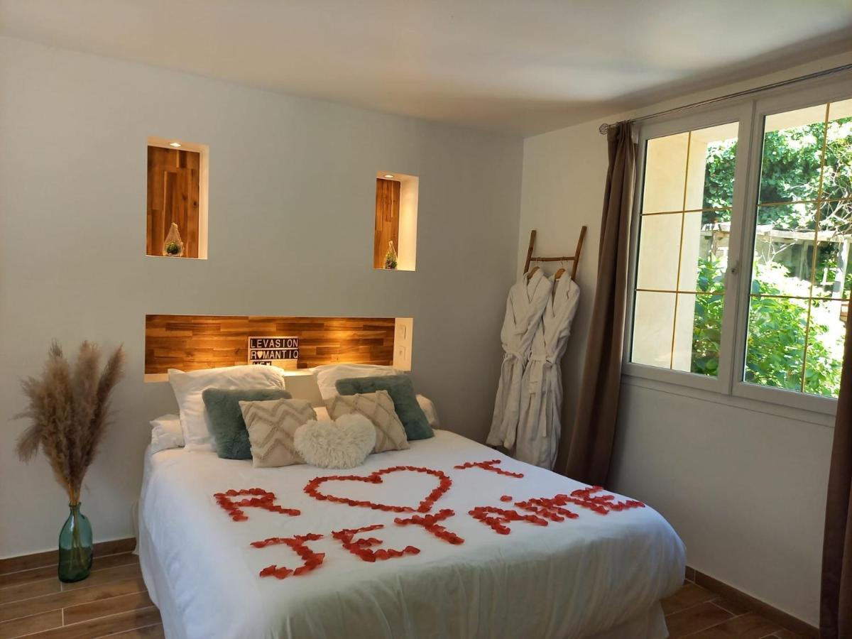Suite De Charme Avec Jacuzzi Et Jardin Privatif Paris Au Calme Saint-Prix  Ngoại thất bức ảnh