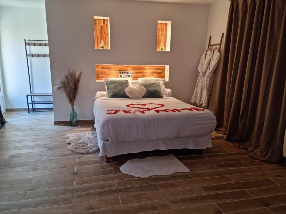 Suite De Charme Avec Jacuzzi Et Jardin Privatif Paris Au Calme Saint-Prix  Ngoại thất bức ảnh
