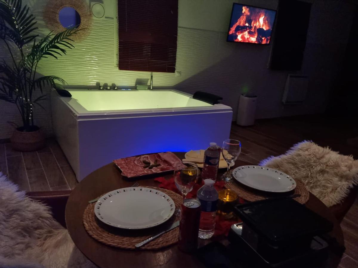 Suite De Charme Avec Jacuzzi Et Jardin Privatif Paris Au Calme Saint-Prix  Ngoại thất bức ảnh
