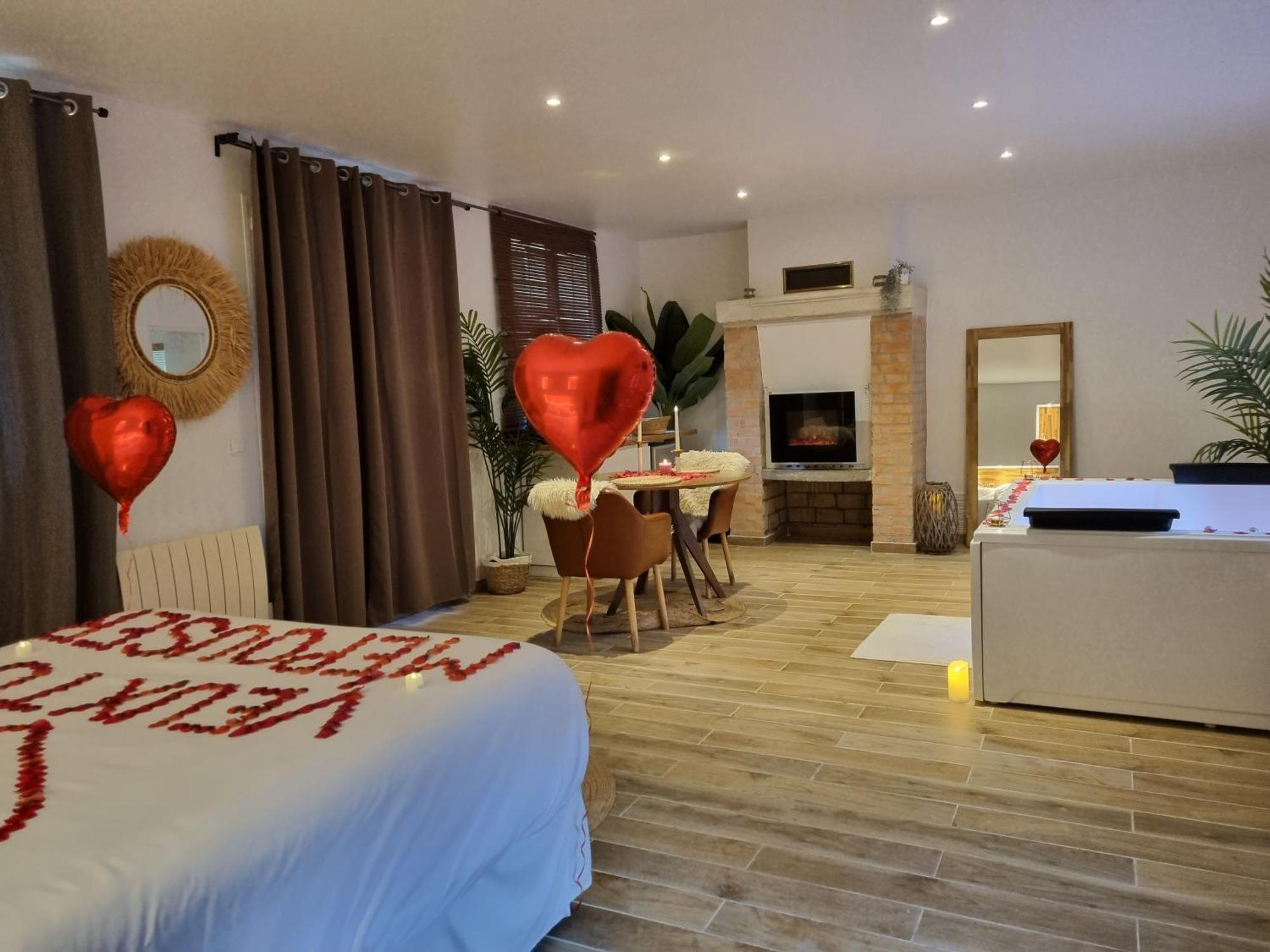 Suite De Charme Avec Jacuzzi Et Jardin Privatif Paris Au Calme Saint-Prix  Ngoại thất bức ảnh