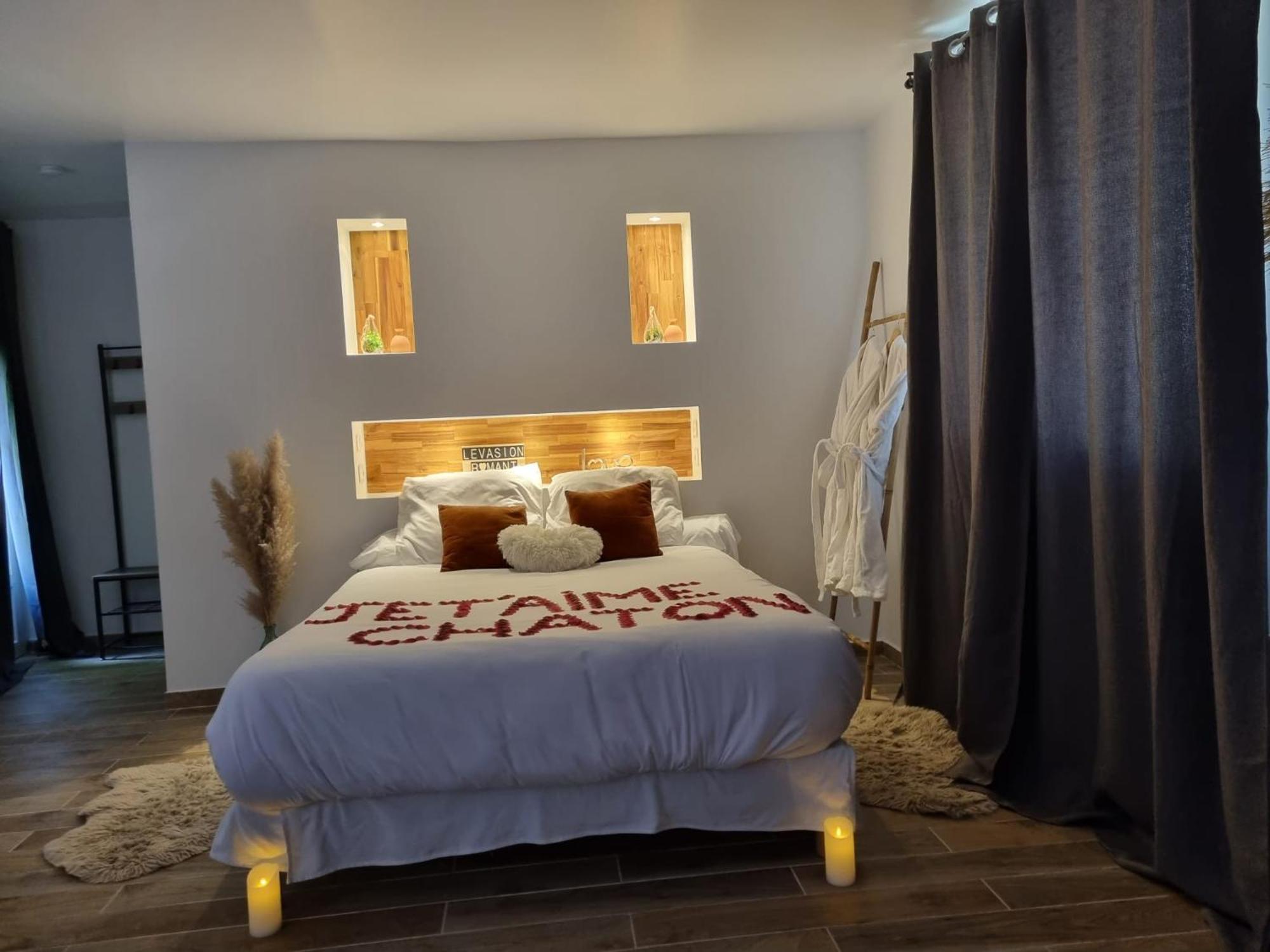 Suite De Charme Avec Jacuzzi Et Jardin Privatif Paris Au Calme Saint-Prix  Ngoại thất bức ảnh