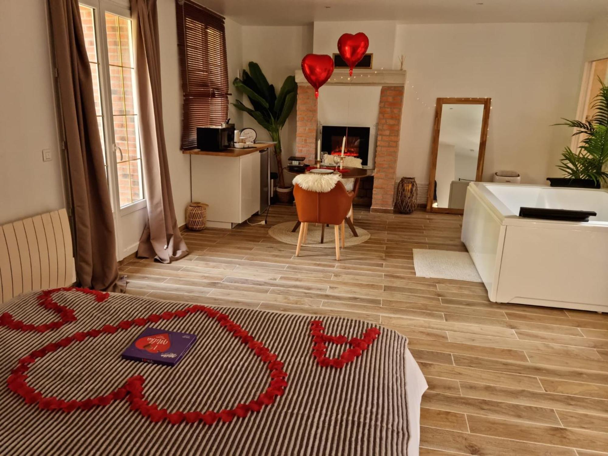 Suite De Charme Avec Jacuzzi Et Jardin Privatif Paris Au Calme Saint-Prix  Ngoại thất bức ảnh