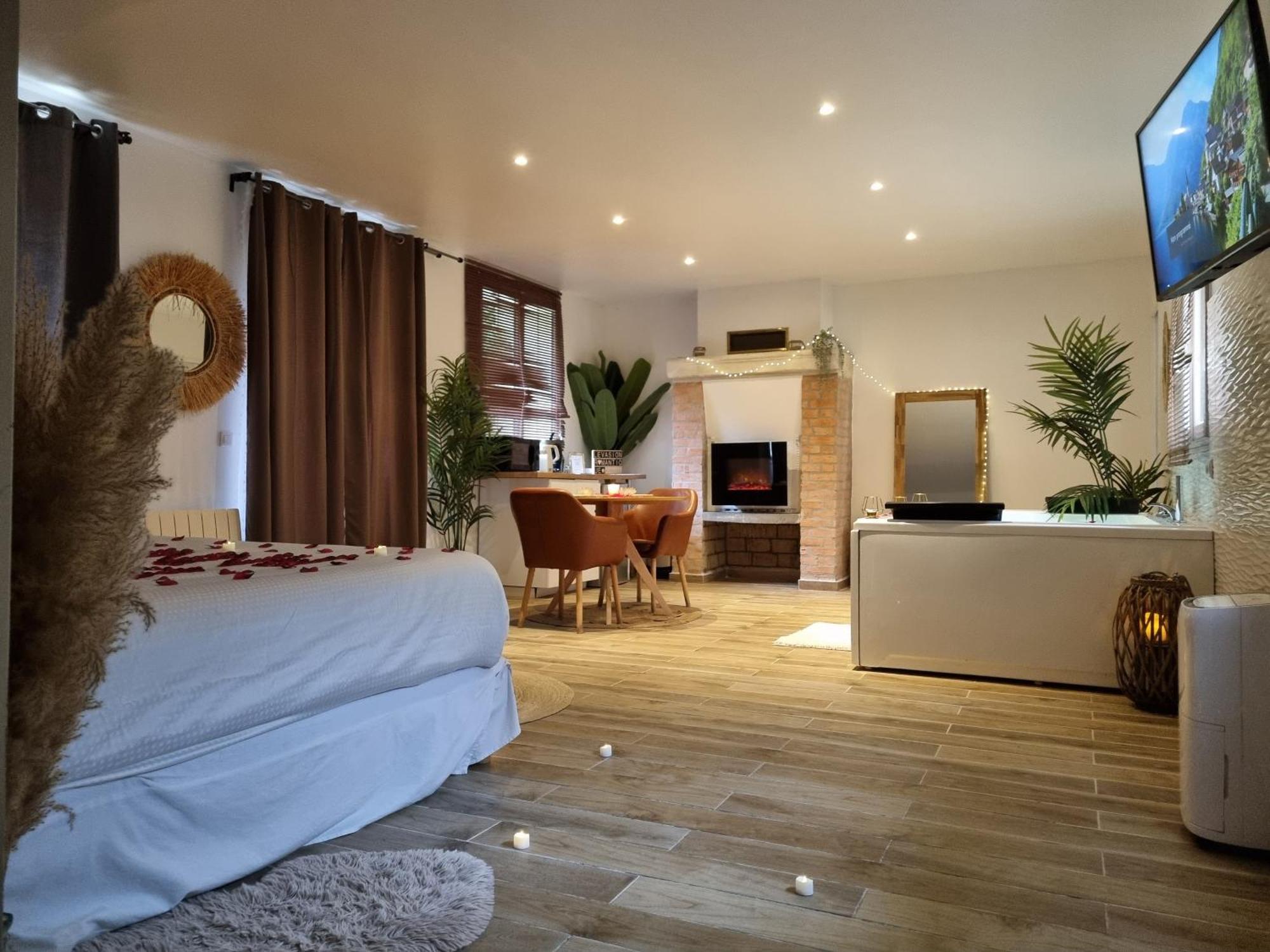 Suite De Charme Avec Jacuzzi Et Jardin Privatif Paris Au Calme Saint-Prix  Ngoại thất bức ảnh