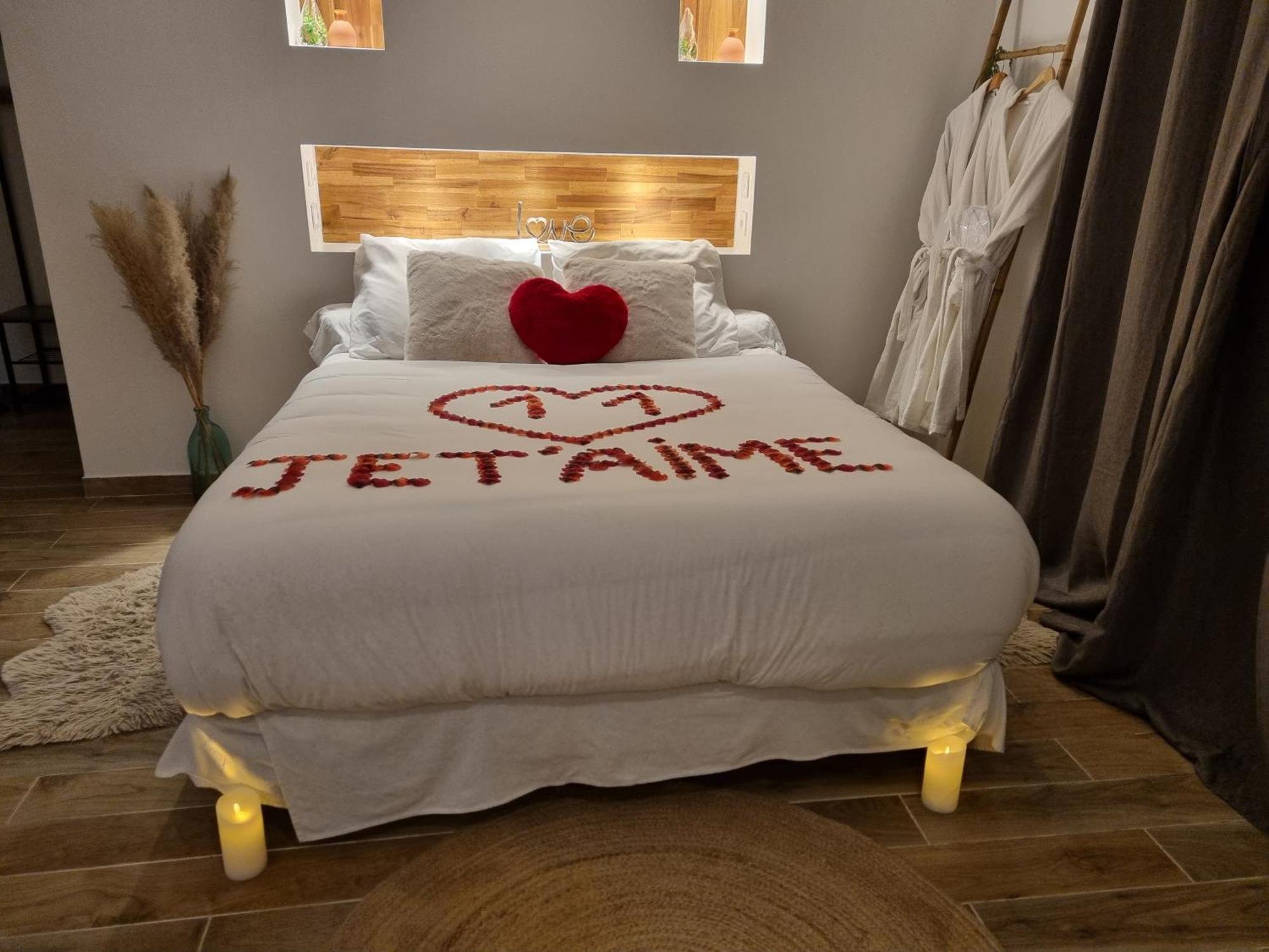 Suite De Charme Avec Jacuzzi Et Jardin Privatif Paris Au Calme Saint-Prix  Ngoại thất bức ảnh