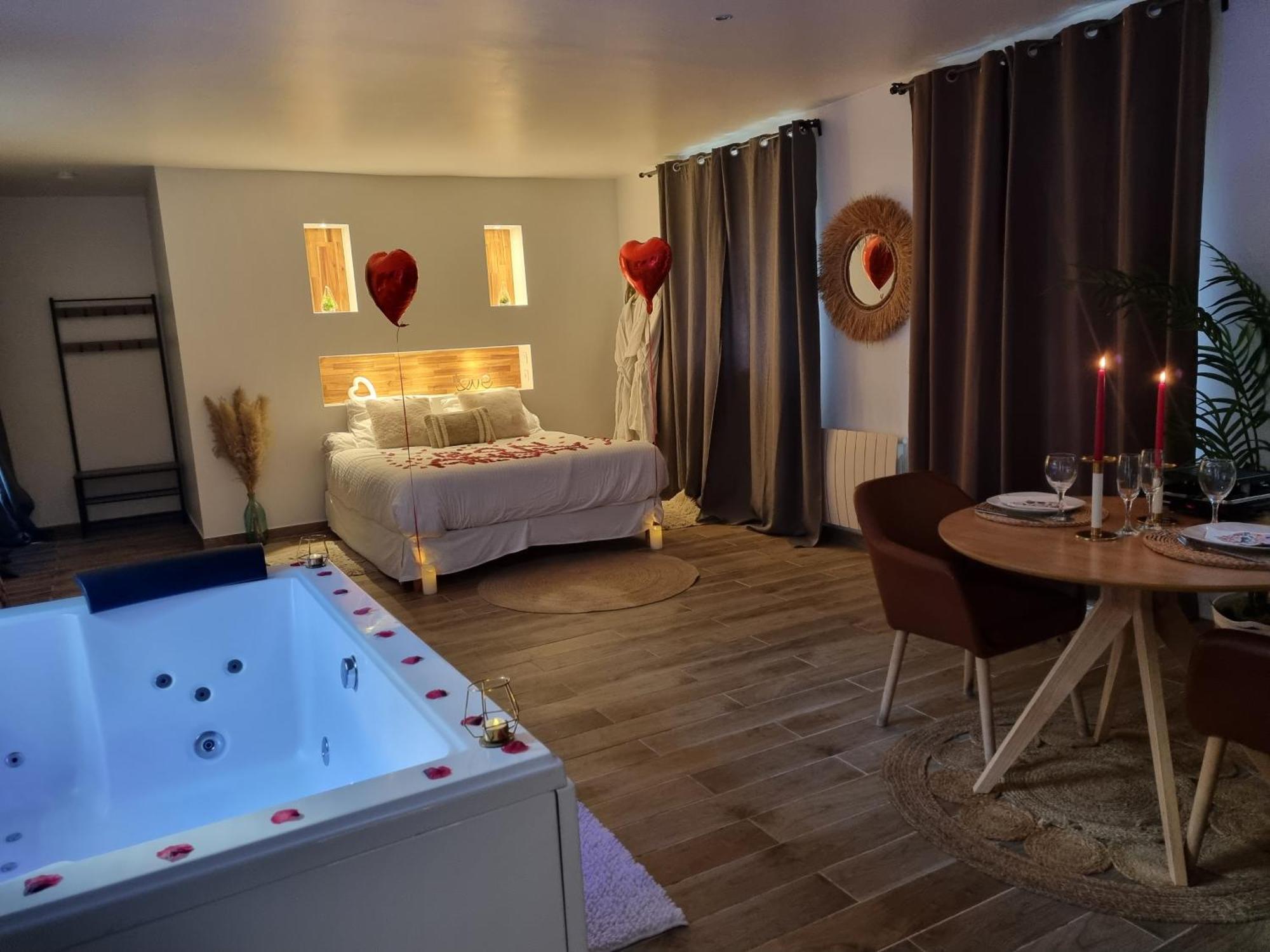 Suite De Charme Avec Jacuzzi Et Jardin Privatif Paris Au Calme Saint-Prix  Ngoại thất bức ảnh